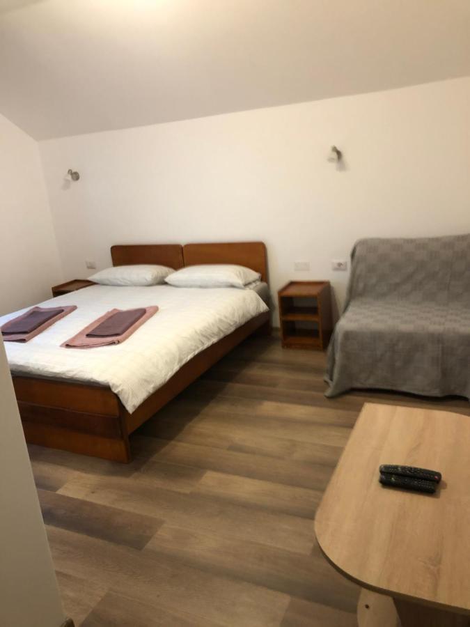 Pensiunea Giulia Home Dezmir Экстерьер фото