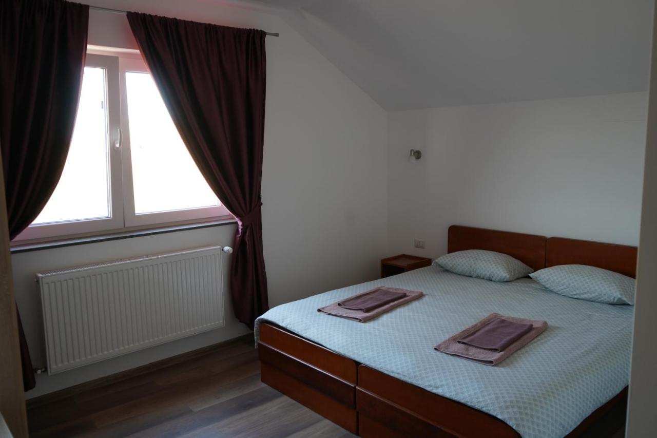 Pensiunea Giulia Home Dezmir Экстерьер фото